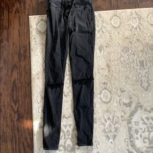 Hollister 3L black high waisted knee hole jeggings